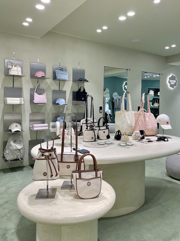 Covernat Myeongdong Flagship Store 4