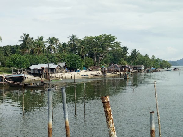 Pae Yooi pier, Koh Phra Tong, PhangNga