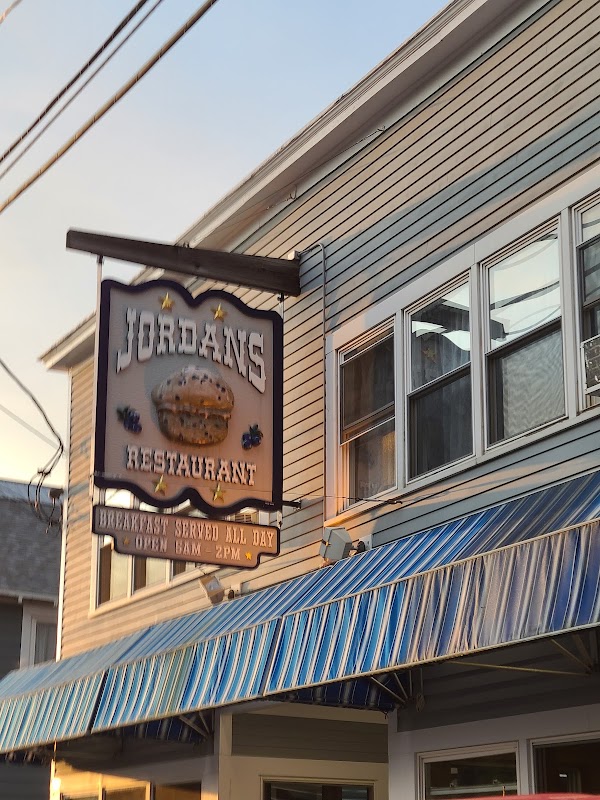 Jordan's Restaurant - Breakfast - Lobster Rolls - Burgers - Pancakes - Sandwiches