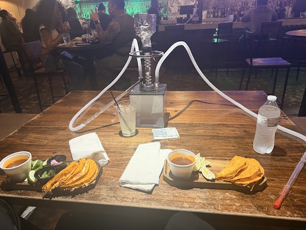 Izkina Restaurant & Lounge 2