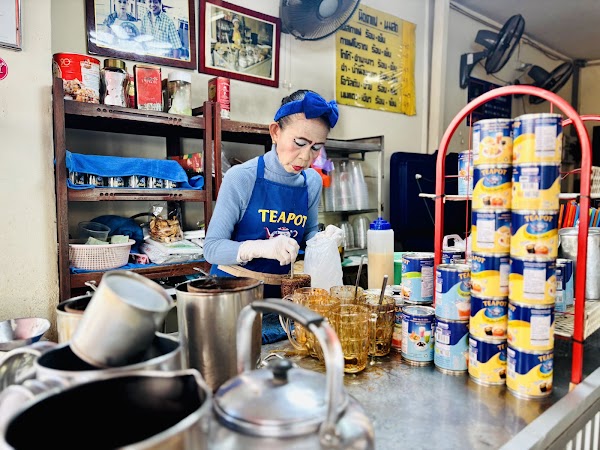 Auntie Nid coffee shop 4