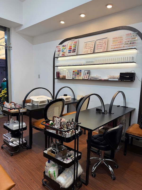 Navii Nail & Spa - Tiệm Nail Quận 1 - Nail Salon - Head Spa - Foot Scrub - Massage - 네일 살롱 4