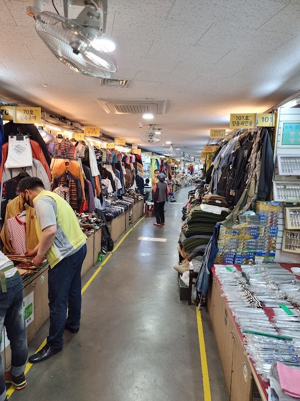 Seoul Folk Flea Market 3