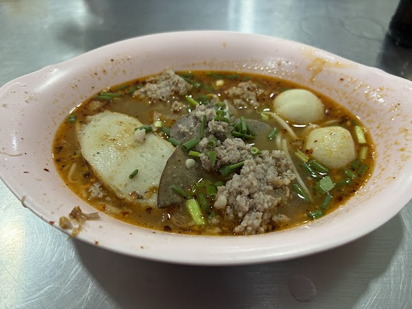Rung Rueang Pork Noodles Right shop 4