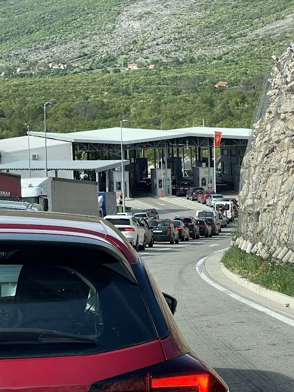Border Crossing Vracenovici (MNE)