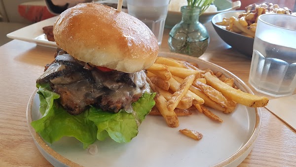 Plant Cafe Seoul (Yeonnam) 5