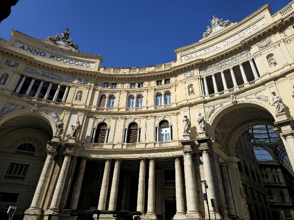 Galleria Umberto I 5