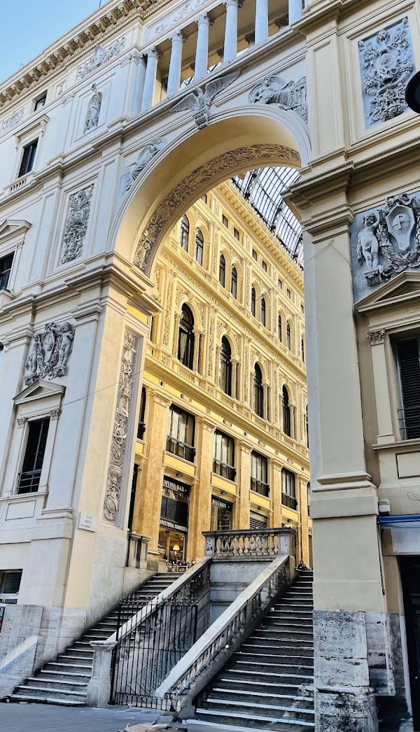 Galleria Umberto I 4