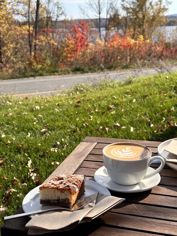 Oh-el-la Cafe Calabogie 3