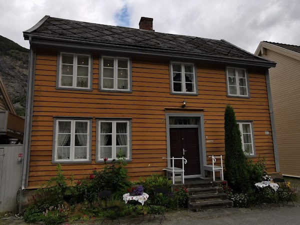Lærdalsøyri 3