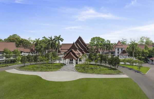Kahavadi Chiang Rai, Curio Collection by Hilton