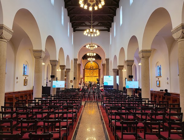Seoul Anglican Cathedral of St. Mary the Virgin and St. Nicholas 1