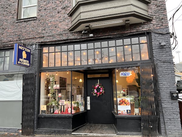 Mitten Sweets & Coffee 1