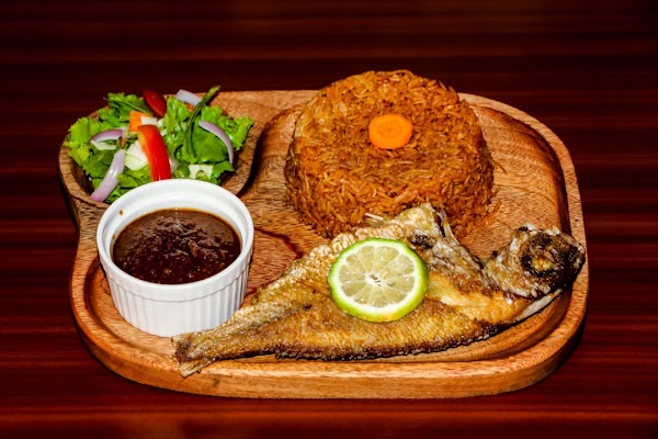 Mayford Locals & Cocktail 5