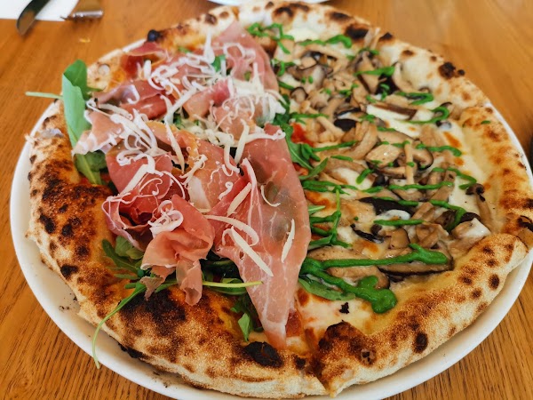 Daniele's Pizza @ Plaza 8 3