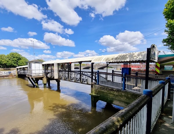 Putney Pier 1