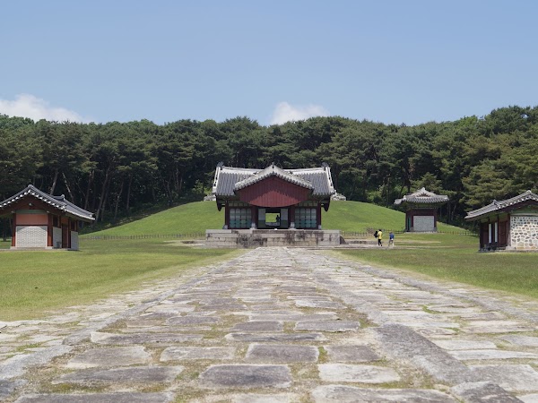Jangneung (Tomb of King Injo & Queen Inyeol) 3