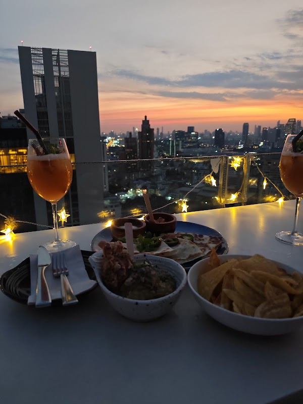 Vanilla Sky Rooftop Bar 2