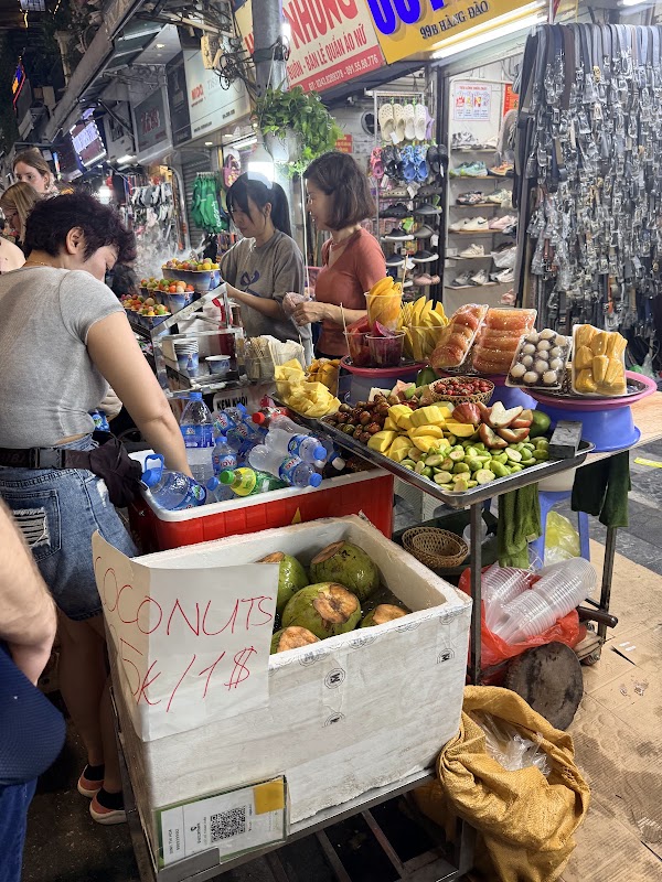 Hanoi Weekend Night Market Start Point 5