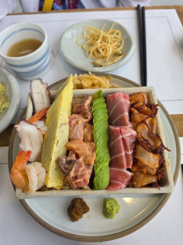 Takuma Sushi Container 2