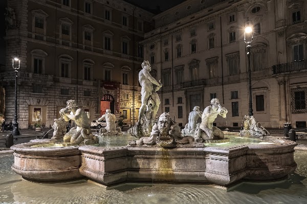 Fontana del Moro 2