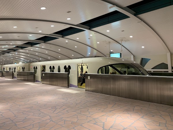Resort Gateway Station