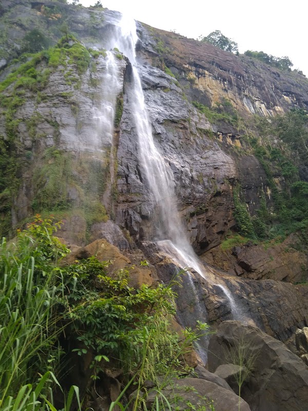 Diyaluma Falls 4