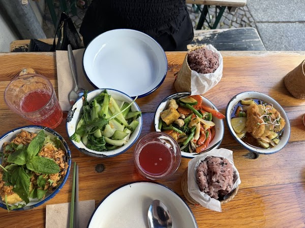 li.ke : serious||thai||vegan 4