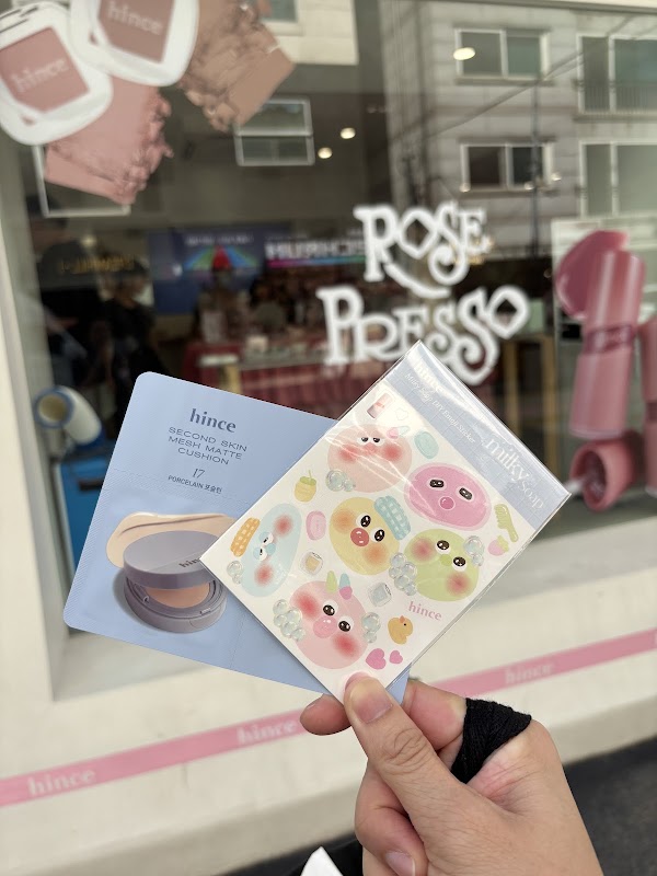 Hince Seongsu Flagship Store 4