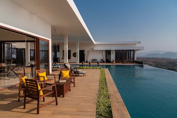 StayVista at Sunset on the Lake - Igatpuri | Premium Villa with Pool