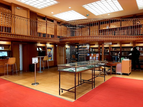 Library Historical Of The Ville De Paris 4