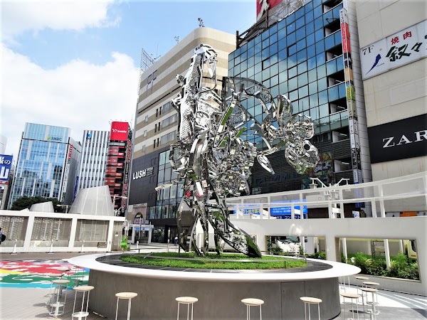 JR Shinjuku East Exit Station Square 2