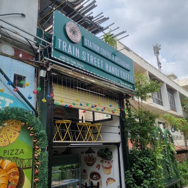 Train Street Hanoi coffee