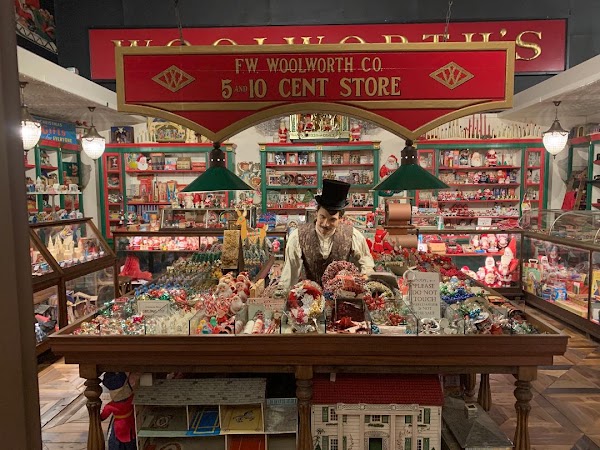 National Christmas Center Family Attraction & Museum 5