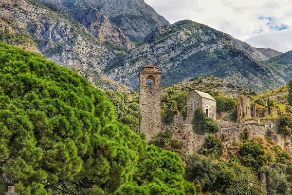 Utvrđeni grad Stari Bar 1