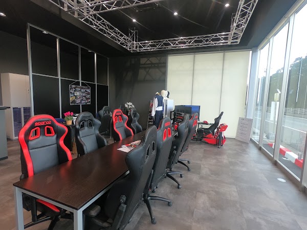 HCM Sports Garage 2