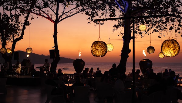 Sunset Beach Bar & Grill 3