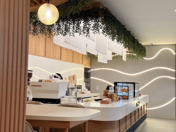 WOOSS Au Desserts and Cafe