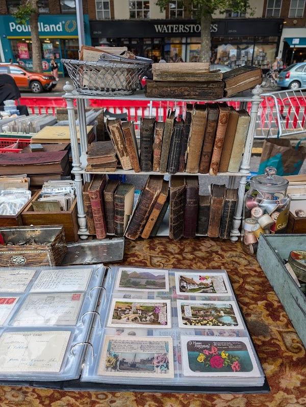 Chiswick High Road Antique and Vintage Market 5