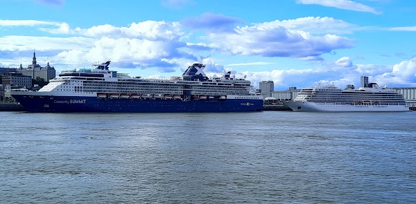 Quebec Port - Pier 22 1