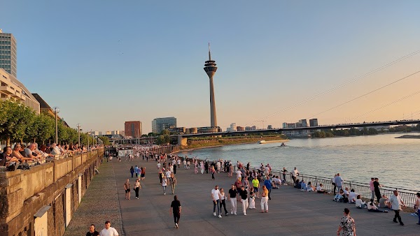 Rheinpromenade 4