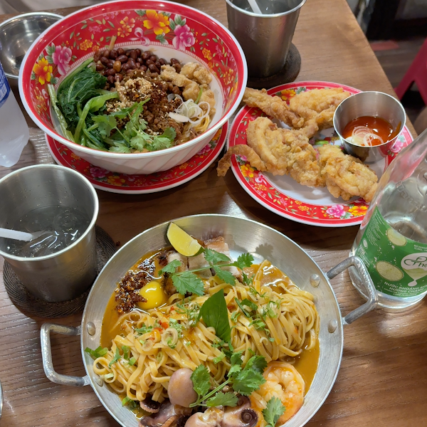 XƯỞNG MÌ QUỐC TẾ 4