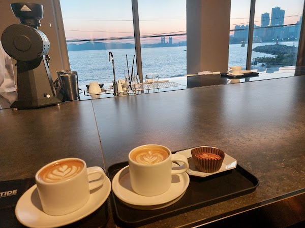 TIDE Coffee Roasters 3