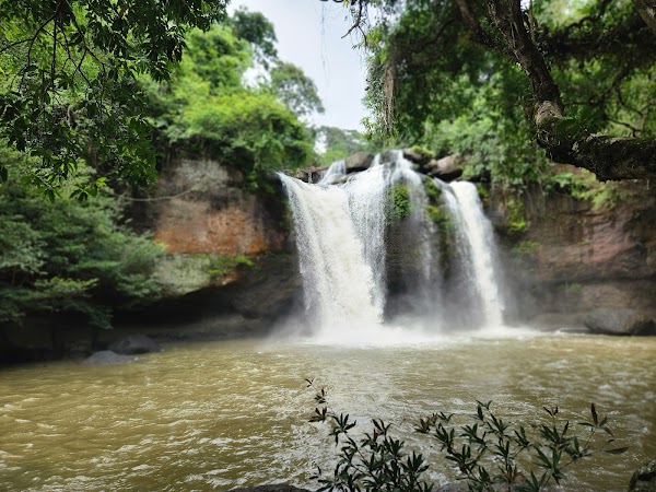 Haew Su Wat Waterfall 1