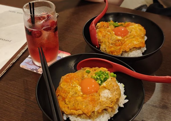 楽 Tanoshi Japanese Tapas and Sake Bar 3