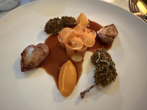 Regale Bar & Restaurant 4