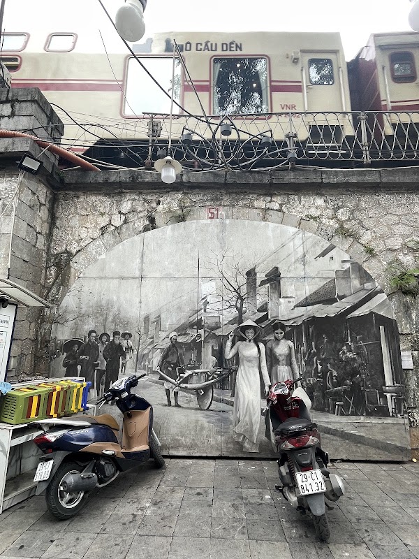 Phung hung murals