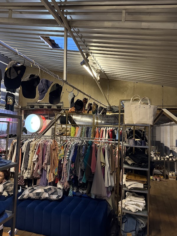 ORBIT Vintage & Selected Fashion Store Sukhumvit 26 5
