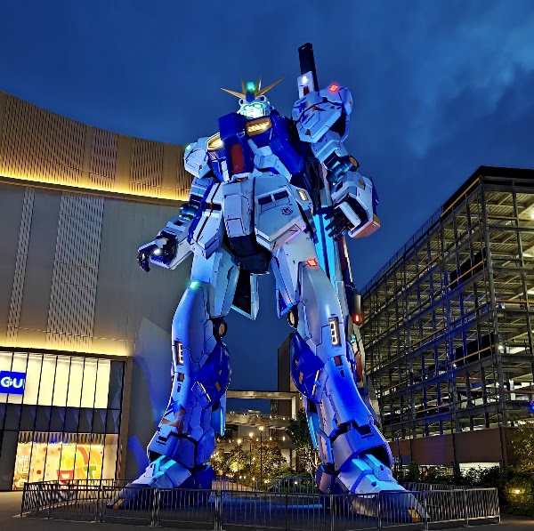 Life-Size RX-93ff 𝛎 Gundam Statue 4