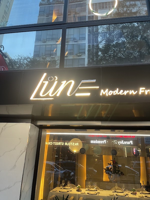 Lune Restaurant and Bar 2
